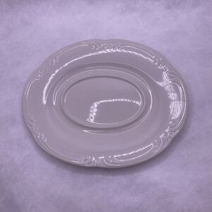 Pfaltzgraff ~ Filigree~ Grapevine  Gravy Boat Oval Plate 8"